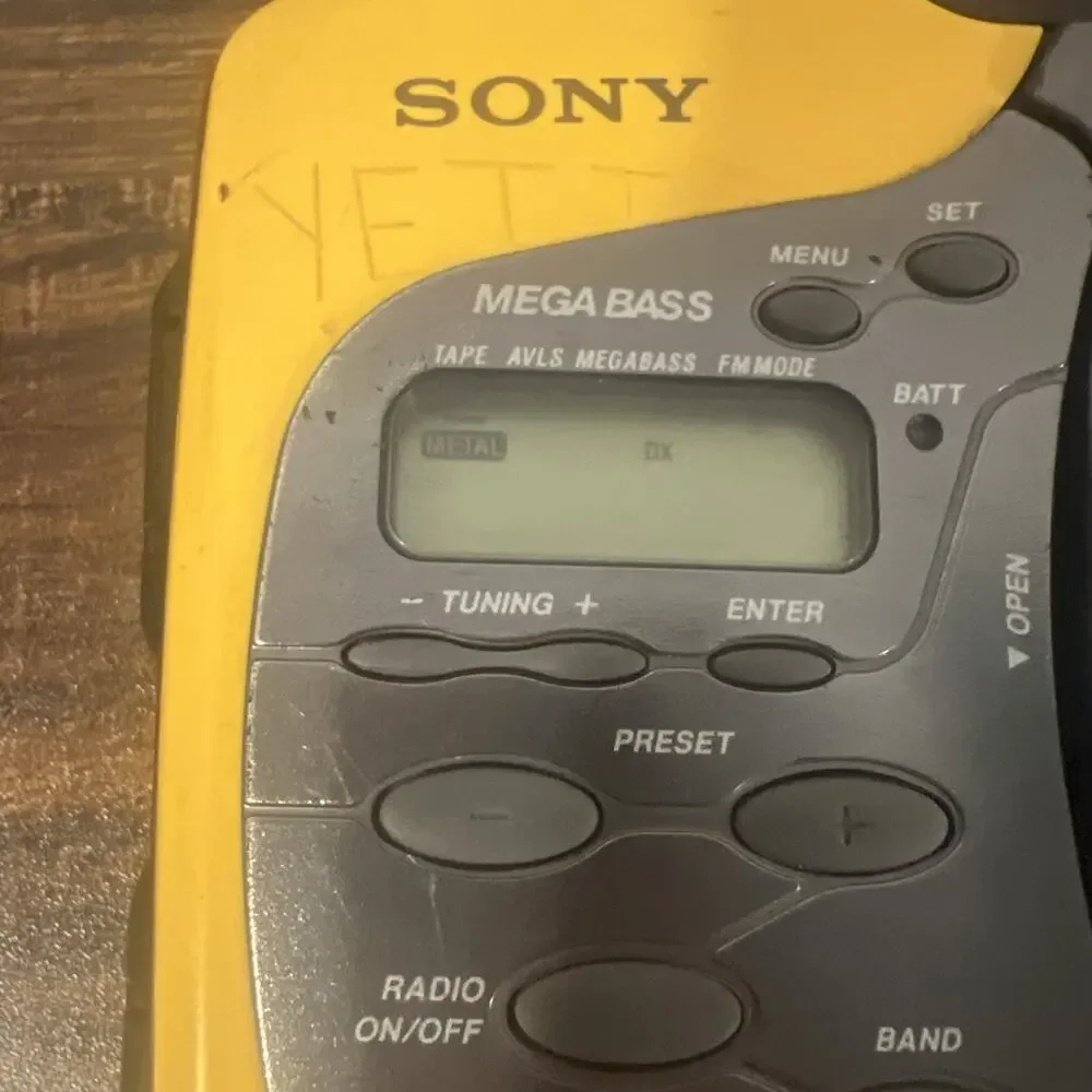 Sony Walkman WM-FS473 Sports Cassette Player FM/AM Radio w/ headphone Read